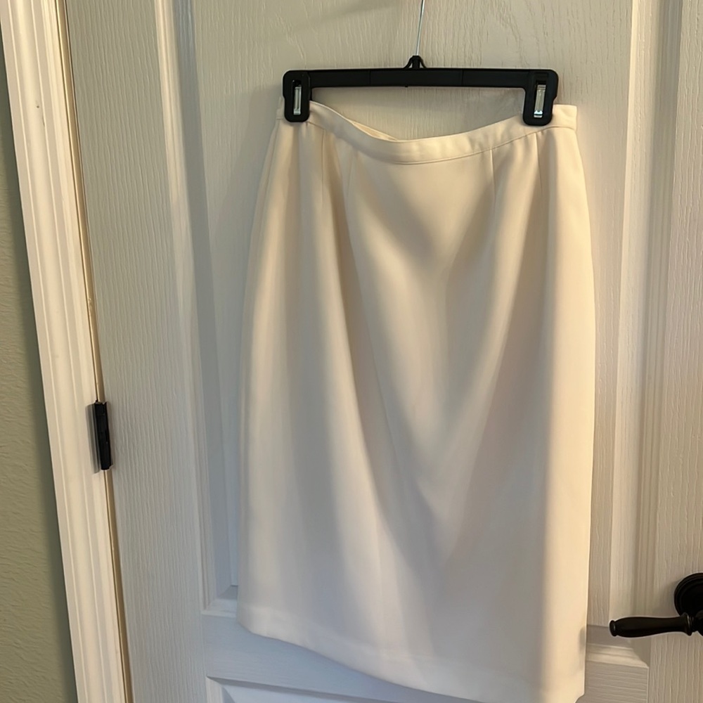 She’ll color polyester shirt with silk lining